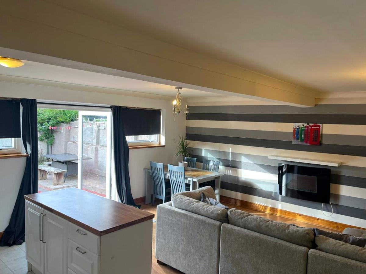 Elegant 2 Bedroom Chalet Edinburgh Eksteriør billede